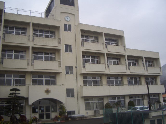 東中学校